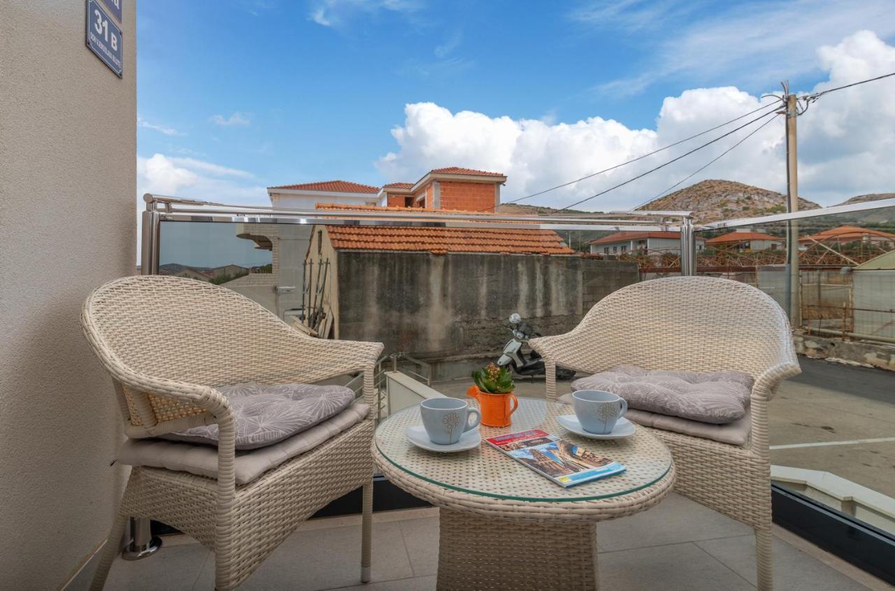 Apartman Lorena Трогир Экстерьер фото