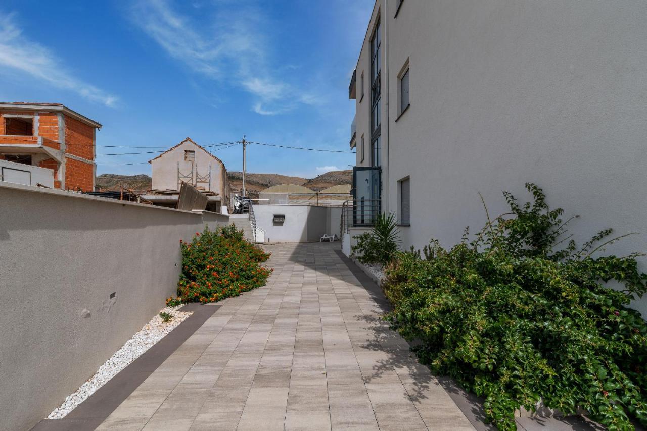 Apartman Lorena Трогир Экстерьер фото