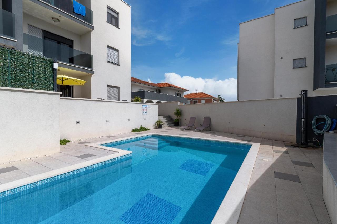 Apartman Lorena Трогир Экстерьер фото